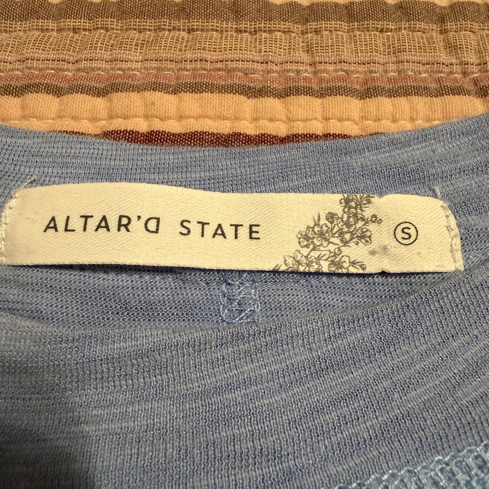 Altar'd State Women Blue Slub Knit Pocket T-Shirt Crop Raw Hem Size S - Picture 2 of 8